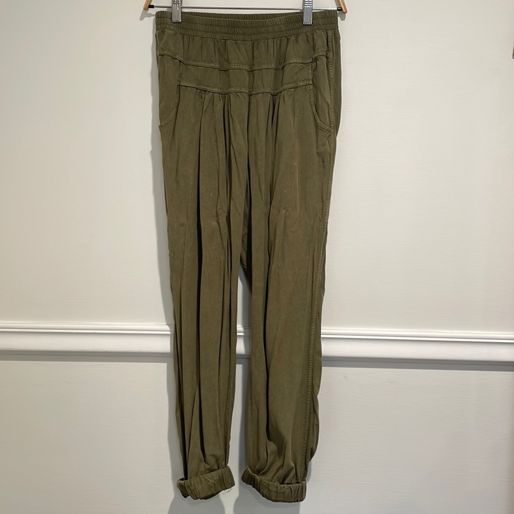 Anthropologie joggers hunter green S
